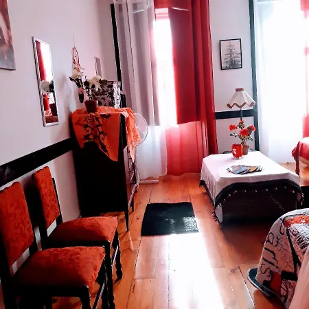 Al- Almada 4 Homestay Porto